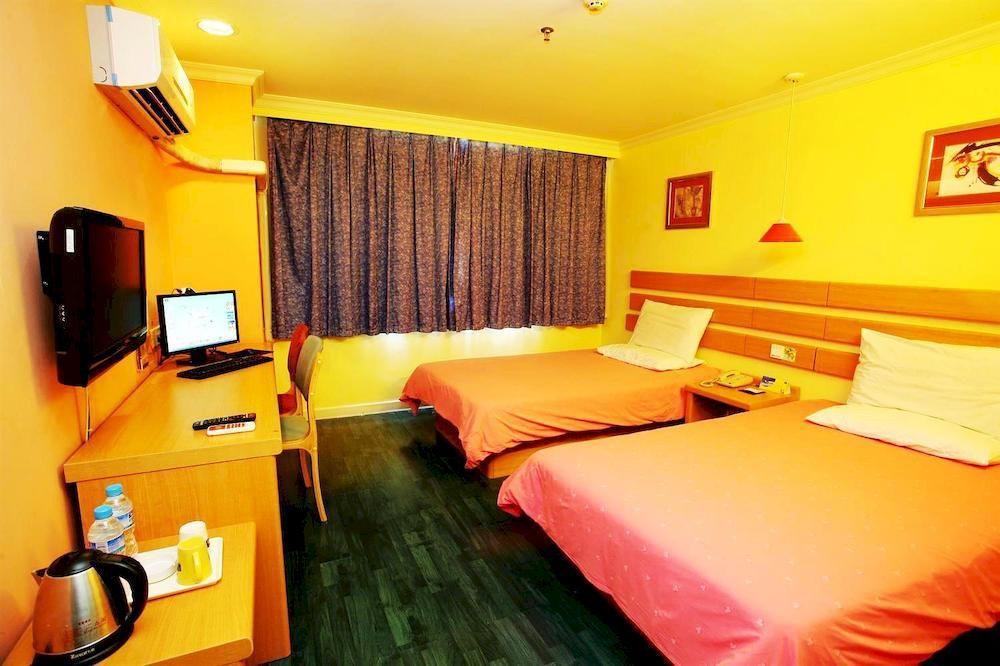 Home Inn Guangzhou Guangdong University Of Foreign Studies Baiyun Avenue エクステリア 写真