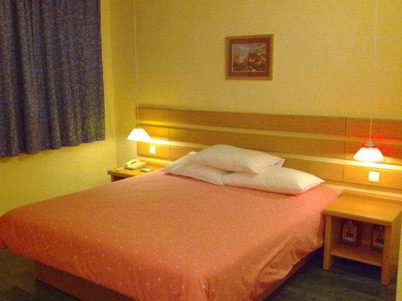 Home Inn Guangzhou Guangdong University Of Foreign Studies Baiyun Avenue エクステリア 写真